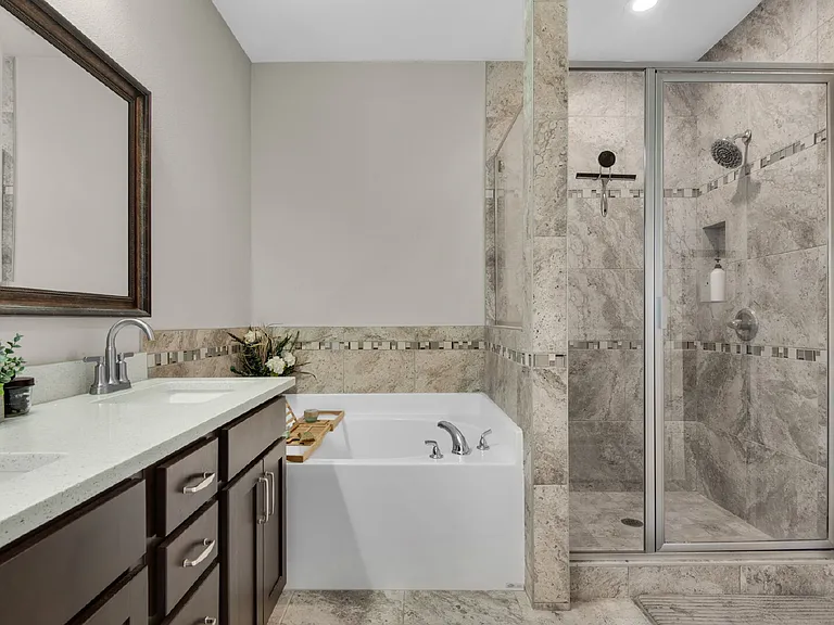66 Brenda Ln — Photo 18