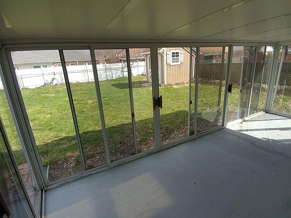 5th image of 621 Willow Dr