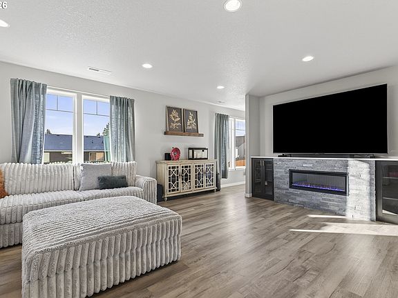 3rd image of 5304 NE 43rd Cir