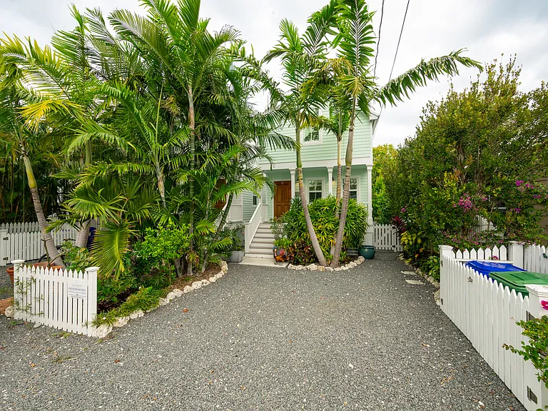 207 Virginia St — Photo 24