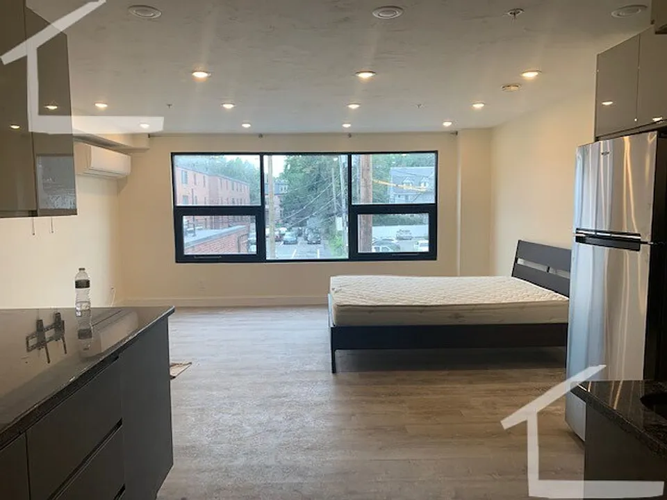 1028 Commonwealth Ave #206E