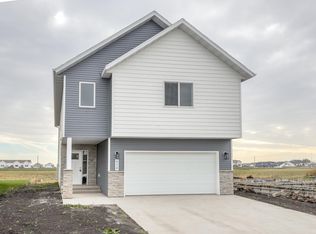 1872 19th St N, Wahpeton, ND 58075