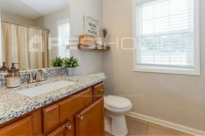 220 Beckman St — Photo 10