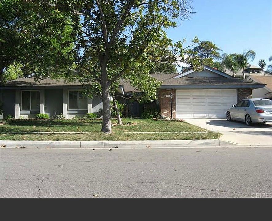 1st image of 576 Highland Ln