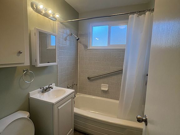 5th image of 6644 Macarthur Blvd #46-14