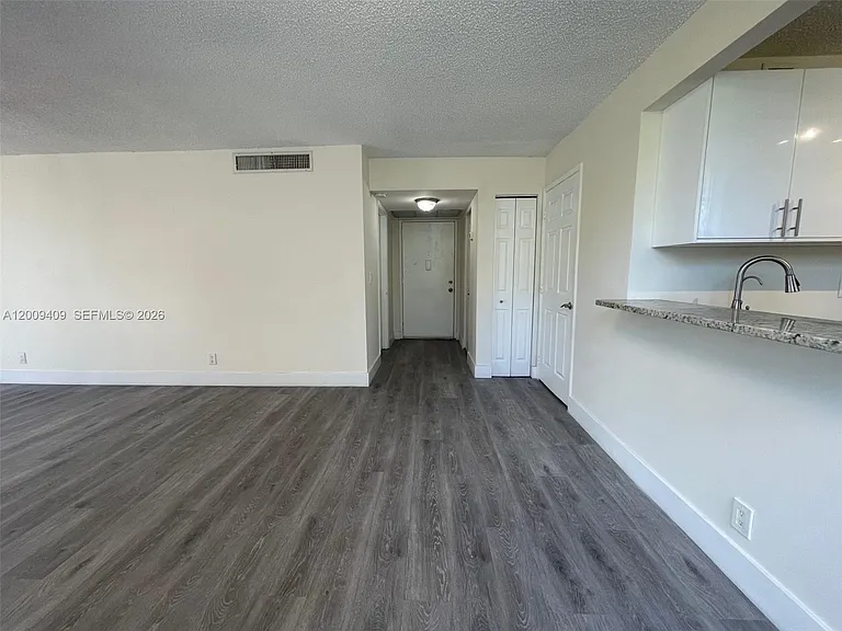 9471 Evergreen Pl #401 — Photo 5