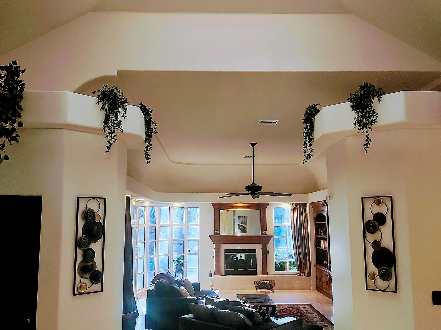 3 bed, 3847 sqft, $6,140 — Photo 4
