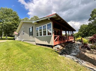 38 Eastern Airlines Ct, Fancy Gap, VA 24328