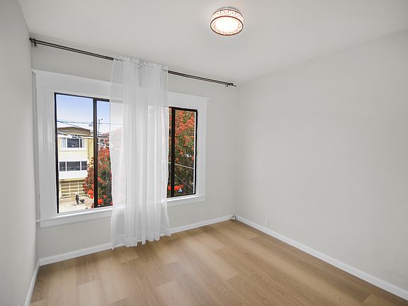 2nd image of 1129-1133 Balboa St #1129