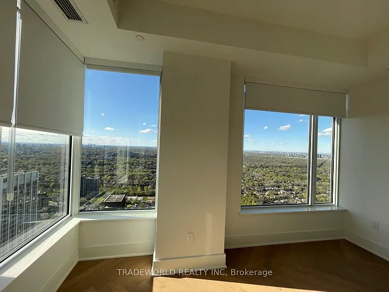 11 Yorkville Ave #5302 — Photo 21