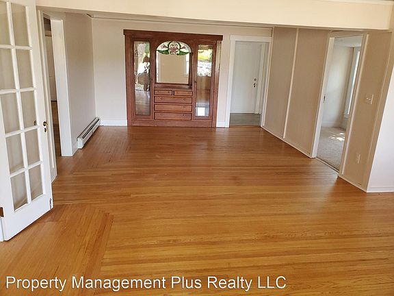 3rd image of 808-810 S Kimbark St