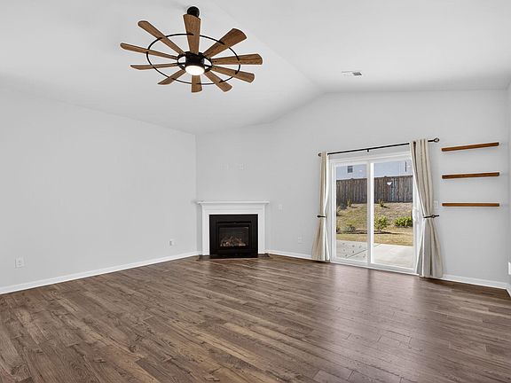 2nd image of 1095 Longstone Way