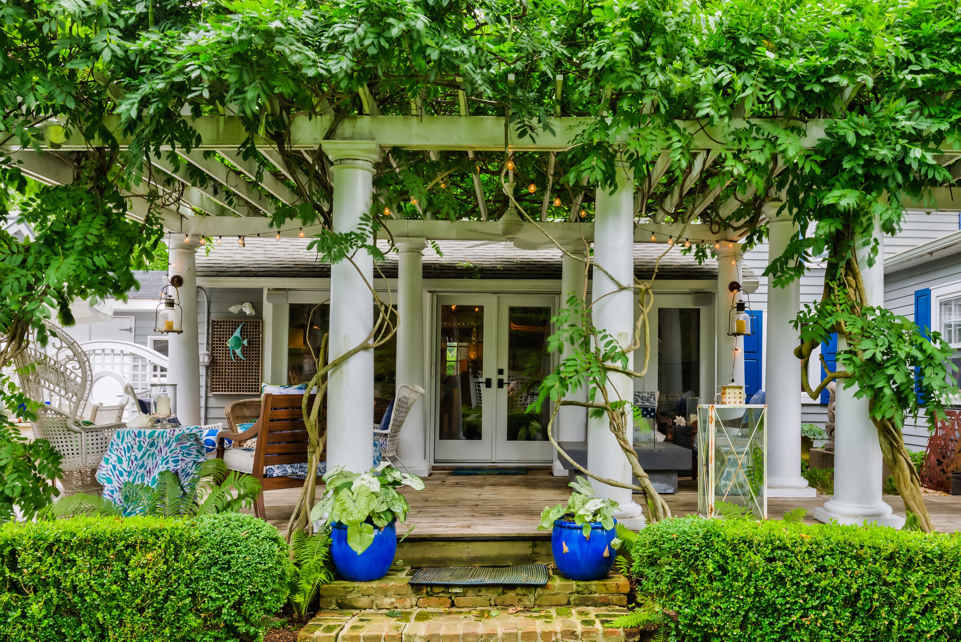 251 Hill St (entrance on Fordham Rd), Southampton, NY 11968 Out East