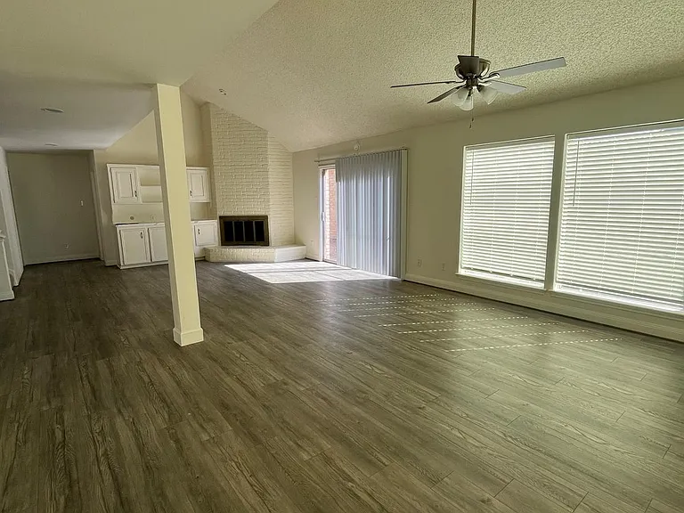 7834 Oakington Dr — Photo 27