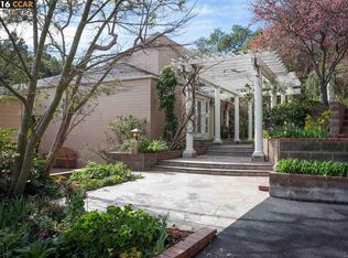 111 Bear Ridge Trl, Orinda, CA 94563