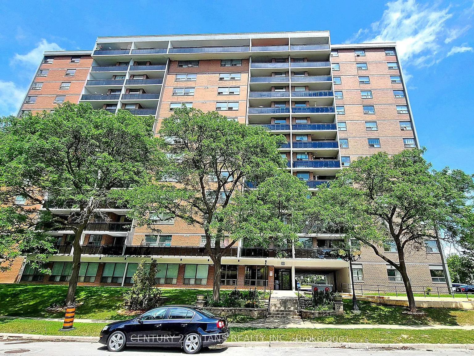 2 bed, $2,400 — Photo 4