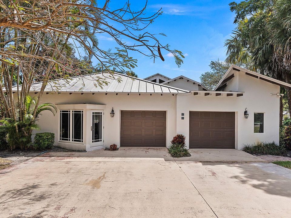 1st image of 12 Oakwood Drive