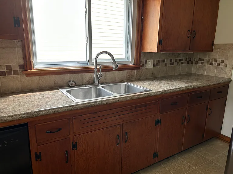 137 Jodon Ave — Photo 8
