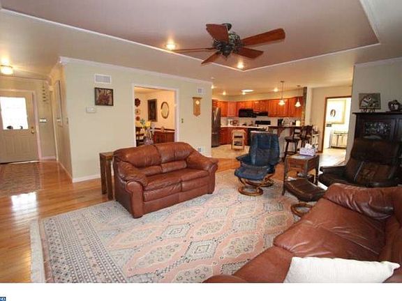 5th image of 343 Shepherd Dr