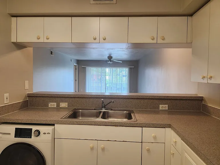 621 SW 47th Ter #103 — Photo 5