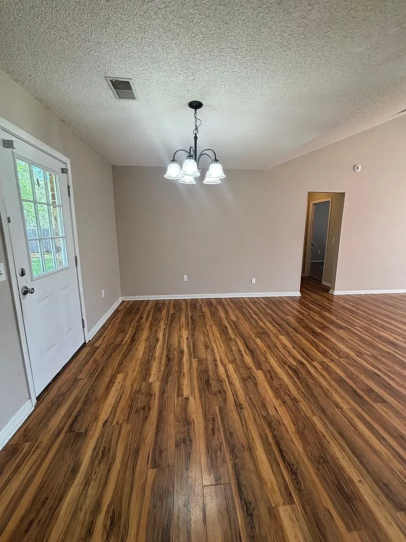 For Rent — Photo 4