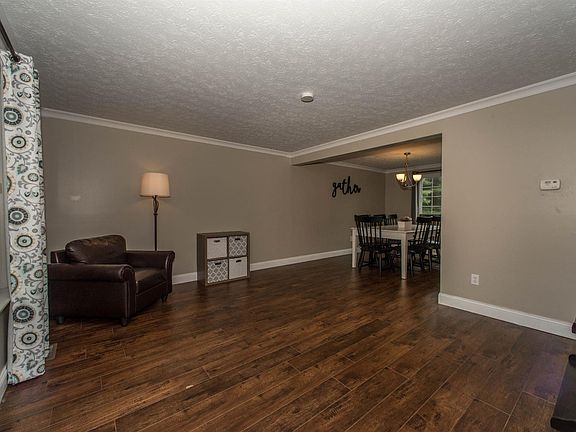 3rd image of 6428 Chablis Dr