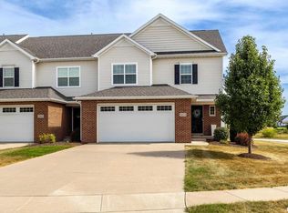 4471 Slate Creek Dr, Bettendorf, IA 52722