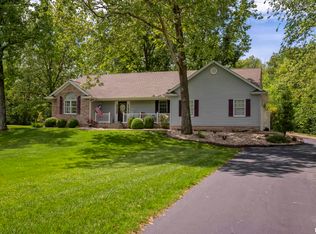2000 Emily Ln, Marion, IL 62959