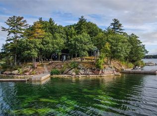 1 Mink Is, Hammond, NY 13646