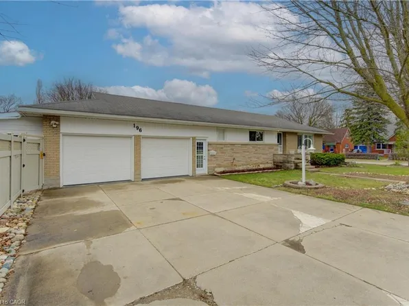 196 Lourdes St, Waterloo, ON N2L 1N7