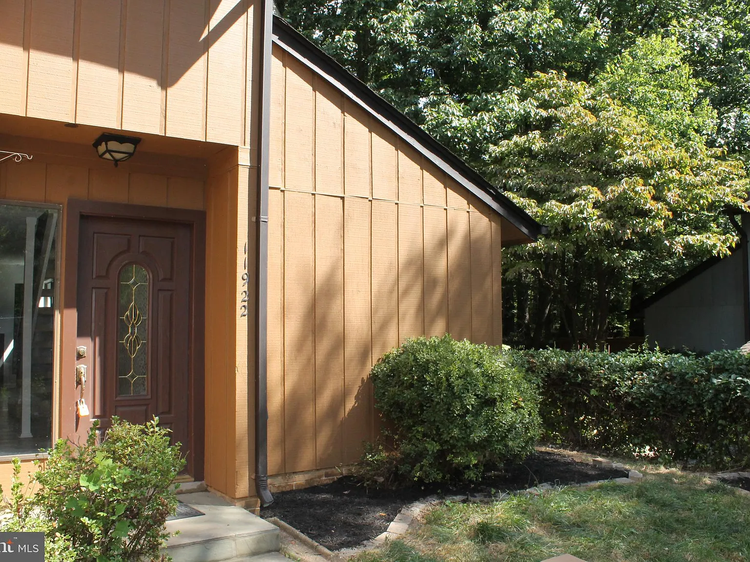 3 bed, 2.5 bath, 1969 sqft, $3,200 — Photo 3