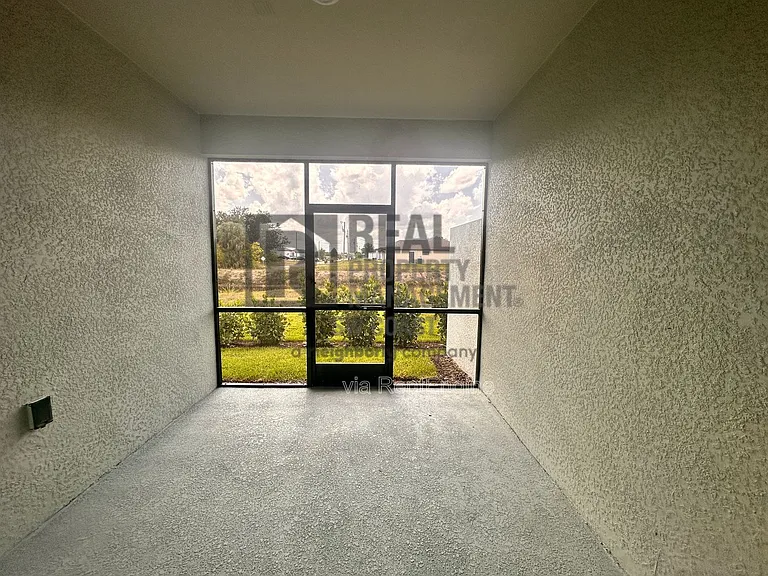 20501 Hazelnut Ct S — Photo 18