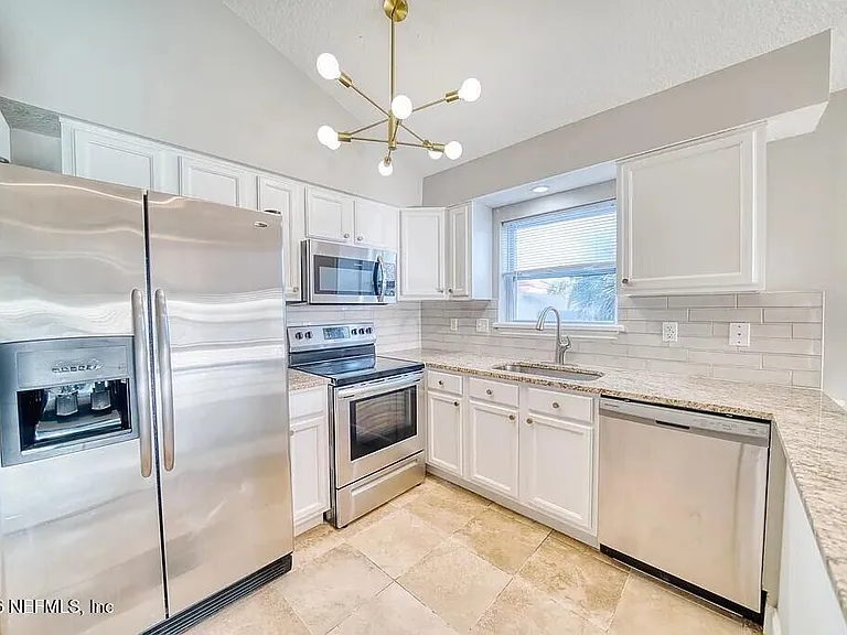259 Riberia St #A — Photo 3