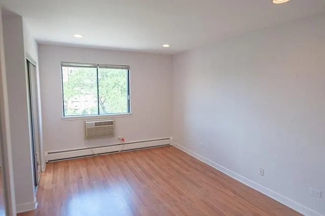 5348 N Cumberland Ave #410 — Photo 4