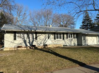 721 Mowbray St, Stewart, MN 55385