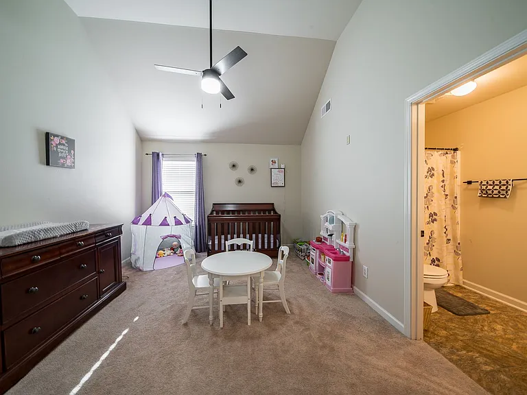 29 Sword St — Photo 34