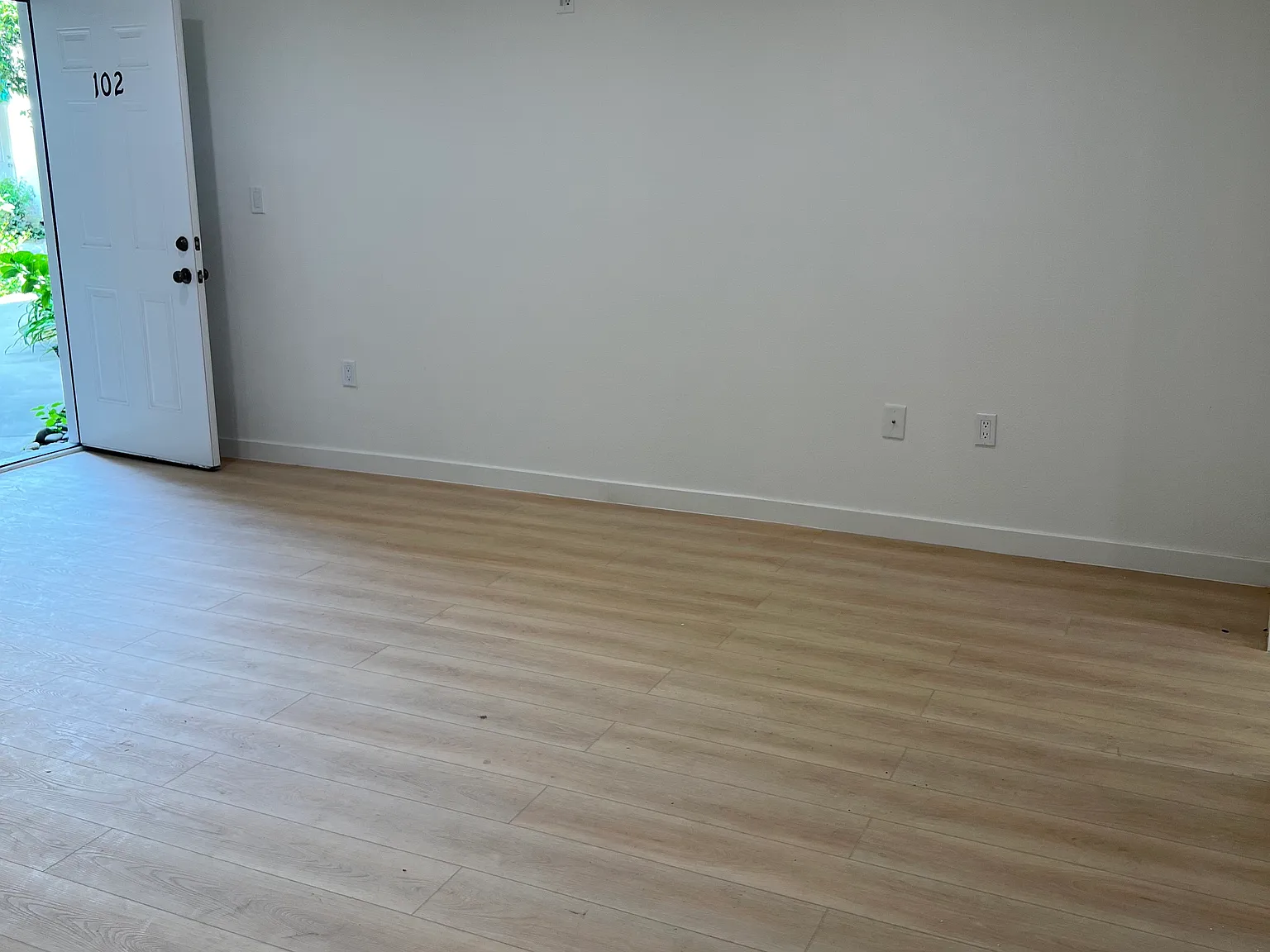 Studio, 390 sqft, $1,850 — Photo 2