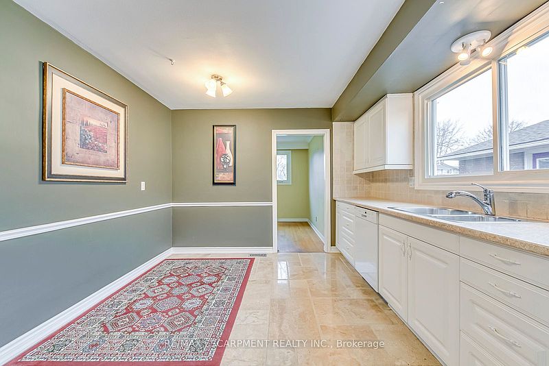 Burlington House for rent - 3 Bedrooms — photo 11