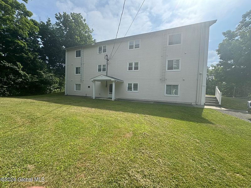 2nd image of 6 Birch Drive