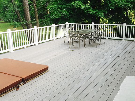 16x30 Deck with Hot Tub