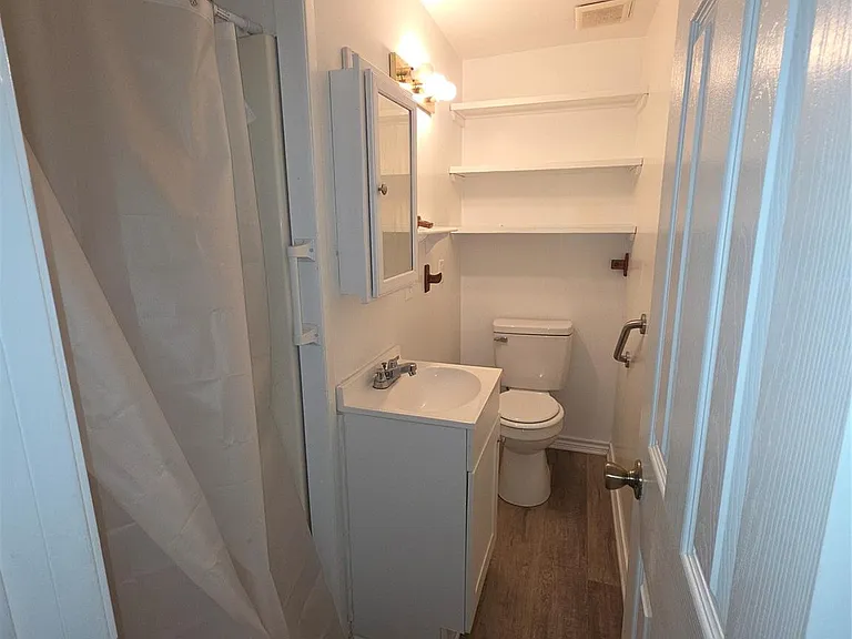 601B W Washington Ave #B — Photo 13