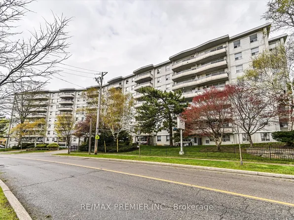 80 Grandravine Dr #716, Toronto, ON M3J 1B2