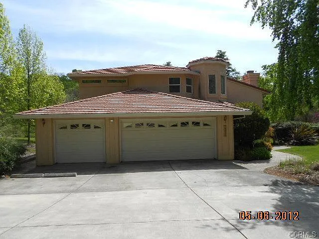 3264 Compton Ave photo 1