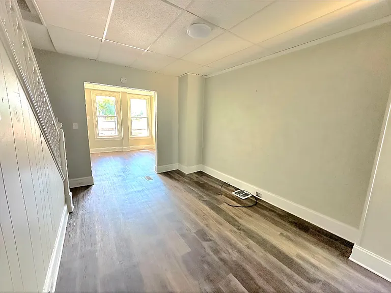 143 Stevens Ave — Photo 7