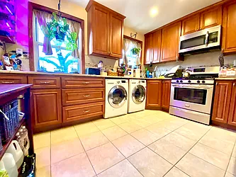 Sold by Winzone Realty Inc