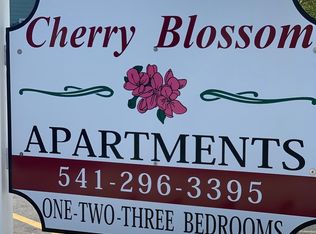1102 W 5th Pl APT 27, The Dalles, OR 97058