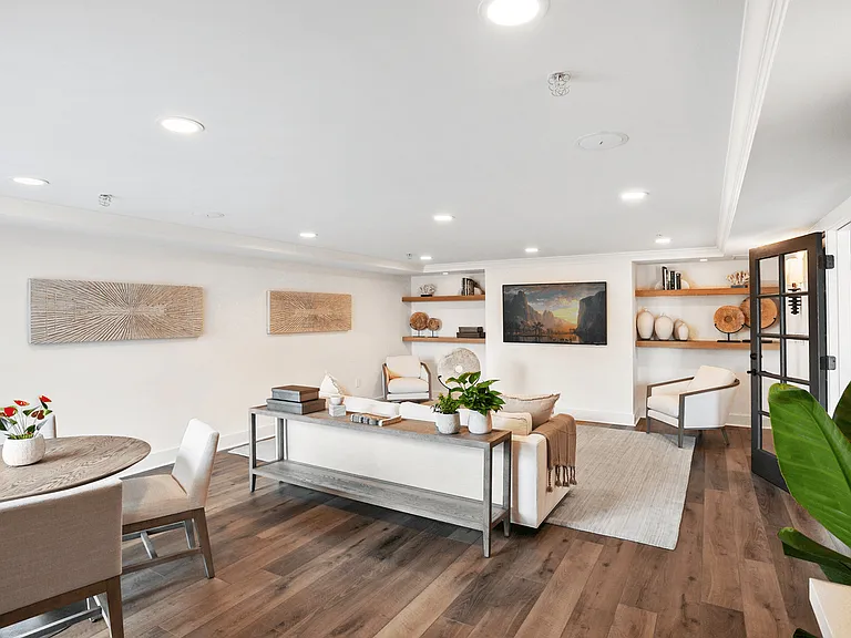 Gables Grand Plaza Apartments — Photo 23