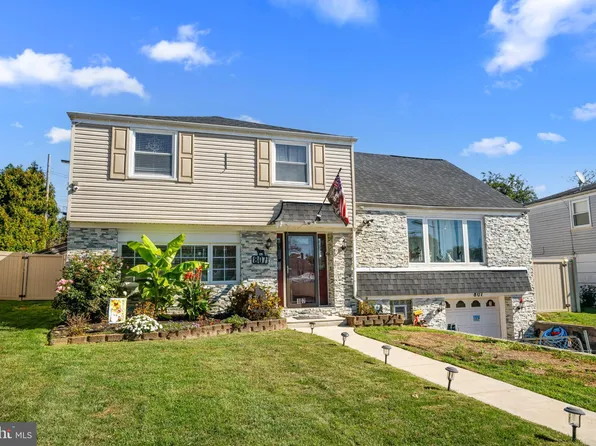 807 Larkspur St, Philadelphia, PA 19116