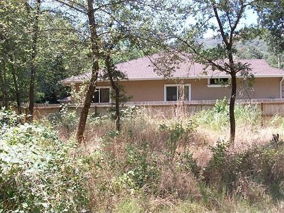 3rd image of 221 Crestview Dr