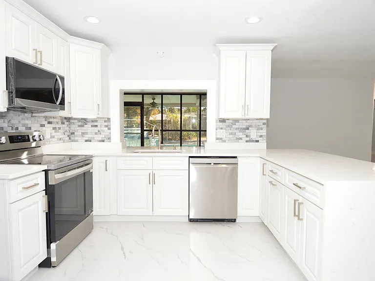 3947 Venetian Way — Photo 14